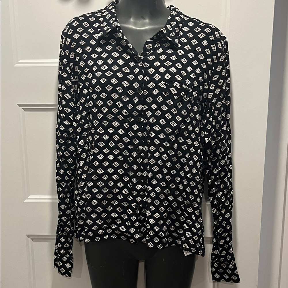 Volcom Black and White Geometric Button Down Shirt